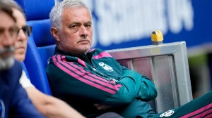 Notícias ao Minuto Brasil - Esporte - Mourinho aparece com olho roxo em jogo do Real Madrid; saiba o motivo