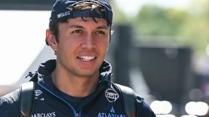 Notícias ao Minuto Brasil - Esporte - Williams renova com Alex Albon para temporada 2027 da Fórmula 1