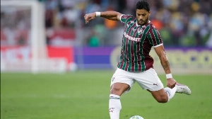 Notícias ao Minuto Brasil - Esporte - Fluminense bate Platense com brilho de Hulk e se aproxima da semi da Libertadores