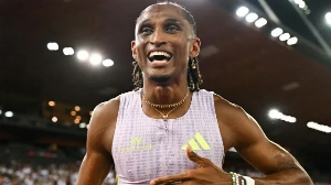 Notícias ao Minuto Brasil - Esporte - Alison Piu bate recorde mundial dos 400m com barreiras na Suíça