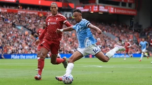 Notícias ao Minuto Brasil - Esporte - Liverpool sofre e apenas empata em casa diante do Nottingham Forest pela Premier League