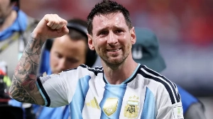 Notícias ao Minuto Brasil - Esporte - Ingressos para última partida de Messi pela argentina esgotam em 1h30