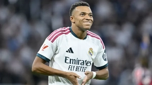 Notícias ao Minuto Brasil - Esporte - Mbappé insiste na Bola de Ouro: 