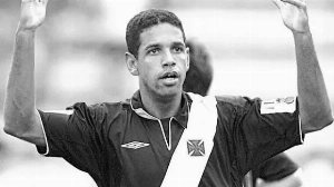 Notícias ao Minuto Brasil - Esporte - Henrique, ex-zagueiro e campeão pelo Vasco, morre aos 49 anos