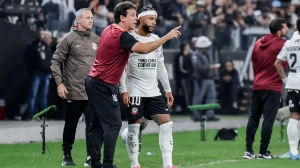 Notícias ao Minuto Brasil - Esporte - Diniz diz que Memphis se sente 'pior pessoa do mundo' e lamenta: 'Igual quando morre alguém'