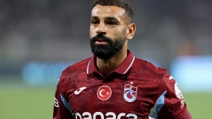 Notícias ao Minuto Brasil - Esporte - Salah fica sem poder conduzir na Turquia após incidente... em Liverpool
