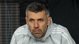 Notícias ao Minuto Brasil - Esporte - Internacional anuncia a demissão de Paulo Pezzolano, 18º técnico a cair no Brasileirão