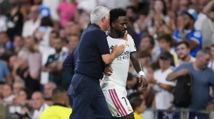 Notícias ao Minuto Brasil - Esporte - Vini Jr. é criticado no Real e ex-goleiro alerta sobre Mourinho