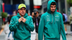 Notícias ao Minuto Brasil - Esporte - Aston Martin renova com Alonso e Stroll para a temporada 2027 da F1