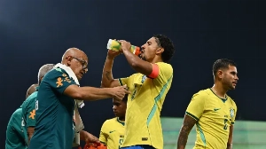 Notícias ao Minuto Brasil - Esporte - Brasil melhora, sofre e vence Austrália em jogo com duas viradas