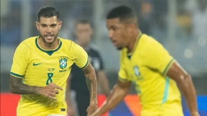 Notícias ao Minuto Brasil - Esporte - Brasil vence a Índia em ritmo de treino e com falhas do goleiro