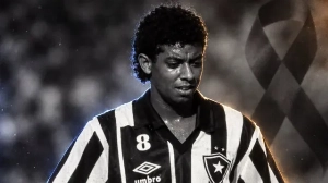 Notícias ao Minuto Brasil - Esporte - Morre Carlos Alberto Dias, ex-jogador do Botafogo, aos 59 anos