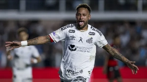 Notícias ao Minuto Brasil - Esporte - Neymar marca duas vezes, Flamengo tropeça e Palmeiras encosta no líder