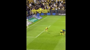 Notícias ao Minuto Brasil - Esporte - Gesto de Cristiano Ronaldo após vitória do Al Nassr viraliza nas redes
