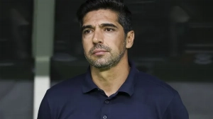 Notícias ao Minuto Brasil - Esporte - Abel não vê cobranças de pênaltis no campo e elogia Carlos Miguel
