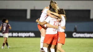 Notícias ao Minuto Brasil - Esporte - Bragantino vence Ferroviária e sai na frente nas quartas da Copa do Brasil feminina