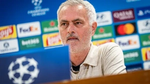 Notícias ao Minuto Brasil - Esporte - Mourinho causa polêmica e é acusado de não conhecer regras do futebol