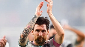 Notícias ao Minuto Brasil - Esporte - Messi passa em branco, mas Inter Miami vence e avança na MLS