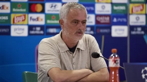 Notícias ao Minuto Brasil - Esporte - Mourinho se revolta com punição a Vini Jr.: 