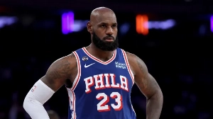 Notícias ao Minuto Brasil - Esporte - NBA: LeBron estreia oficialmente na Filadélfia com virada épica dos 76ers: 'Tudo o que sonhei'