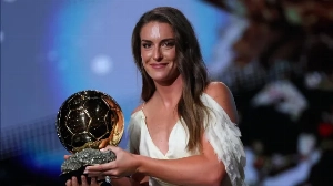 Notícias ao Minuto Brasil - Esporte - Putellas destrona Bonmatí e vence a Bola de Ouro pela terceira vez