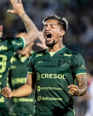 ge - Negueba celebra acesso à Série B com o Maringá: 
