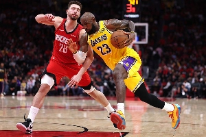 ge - NBA: Lakers dominam Rockets e avançam para as semifinais do Oeste