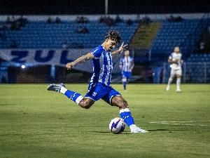 ge - Sem Allyson e Daniel Penha, veja como o Avaí deve jogar contra o Operário-PR