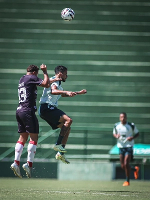 ge - Guarani goleia no primeiro jogo-treino com Elio Sizenando