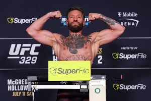 ge - UFC 329: McGregor e Holloway passam pela balança e confirmam luta