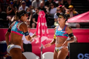 ge - Thâmela e Vic conquistam o bronze na etapa de Ostrava do circuito mundial de vôlei de praia