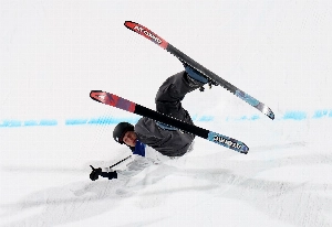 ge - Olimpíadas de Inverno: finlandês sofre grave acidente no esqui estilo livre big air