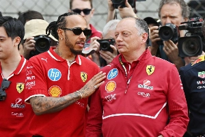 ge - Chefe da Ferrari se diz surpreso com reclamações e testes nas largadas: 