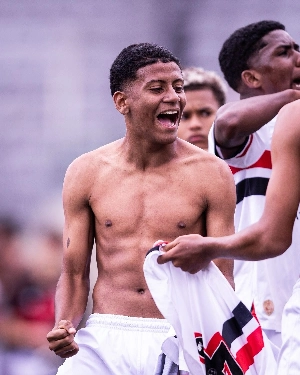 ge - Meia da base do São Paulo é morto a tiros durante jogo em Maceió