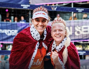 ge - Ana Patrícia vence torneio alternativo e é coroada Rainha da Praia na Holanda