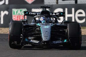 ge - FIA investiga funcionamento da asa dianteira da Mercedes, dizem sites