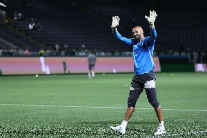 ge - Ídolo do Palmeiras, Weverton revê torcida, é aplaudido e agradece: 