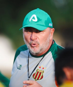 ge - Após eliminação no Maranhense, Sampaio anuncia demissão do técnico Luciano Quadros