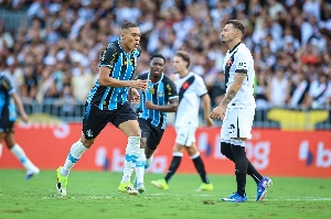 ge - Carlos Vinicius participa de todos os jogos do Grêmio em 2026; veja quem mais atuou