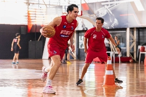 ge - Franca inicia pré-temporada com reforços e ausências; veja como foi 1º dia de treino