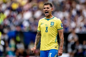 ge - Bruno Guimarães entra em top 10 de melhores jogadores da Copa de site americano; veja ranking