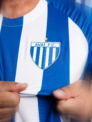 ge - FOTOS: Avaí divulga o novo uniforme para a temporada 2026
