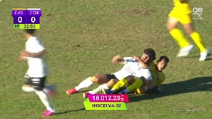 ge - Zagueiro do Corinthians sofre 