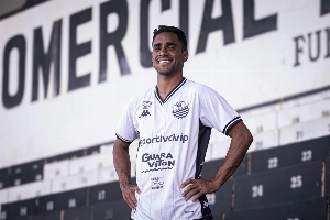 ge - Comercial anuncia meia que estava no futebol amador