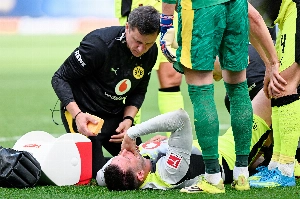 ge - Zagueiro do Borussia decide se aposentar aos 30 anos após quase romper ligamento pela terceira vez