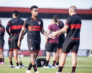ge - Atlético-GO pode ter três zagueiros no clássico contra o Goiás