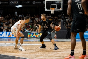 ge - Com cesta no último segundo, Brasília elimina o Caxias do Sul, e vai às quartas de final do NBB