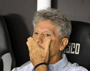 ge - Bastidores: cobranças no vestiário e preocupação com Renato marcam noite do Vasco