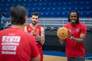 ge - Vitinho elogia torcida do Franca em 1º contato com Pedrocão: 