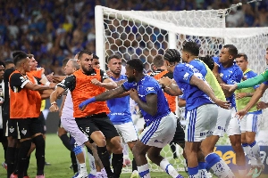 ge - Atlético-MG lamenta briga generalizada contra o Cruzeiro e diz que tomará medidas internas